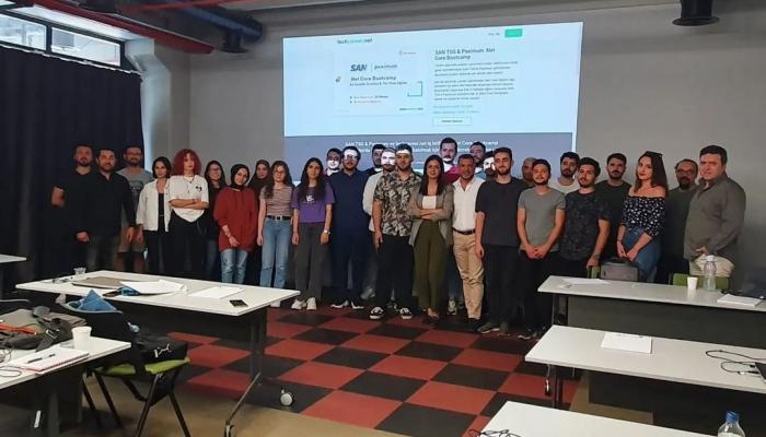 SAN TSG - Techcareer.Net İş Birliği ile Türkiye'deki İlk Yüz Yüze Bootcamp Başladı!